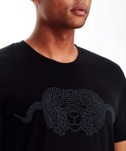 Icebreaker Mens Merino Tech Lite Crewe Shirt Black M 11 Icebreaker Mens Merino Tech Lite Crewe Shirt Black M -Cheap Icebreaker Shop 103841001 6 1